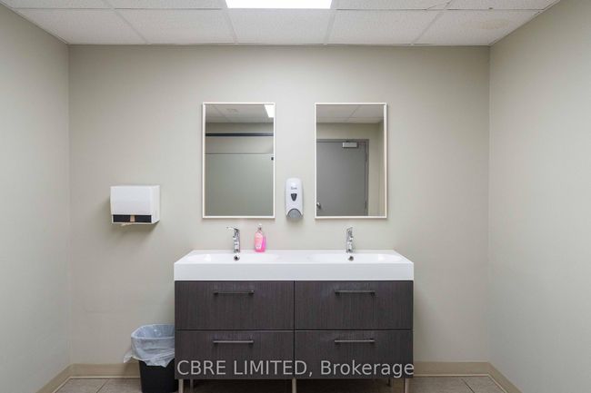 292 King St W, Home with 0 bedrooms, 0 bathrooms and null parking in Oshawa ON | Image 8