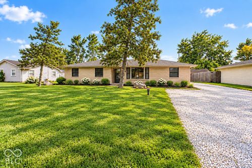 10194 Edgewood Rd, Brownsburg, IN, 46112-8545 | Card Image
