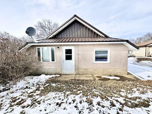 110 1 Ave W, Acadia Valley, AB, T0J0A0 | Card Image