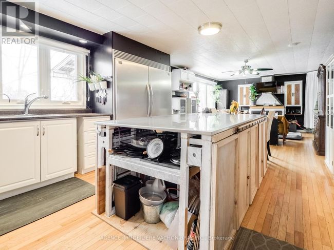 22197 Parkhill Cir, House other with 3 bedrooms, 2 bathrooms and 3 parking in North Lancaster ON | Image 4