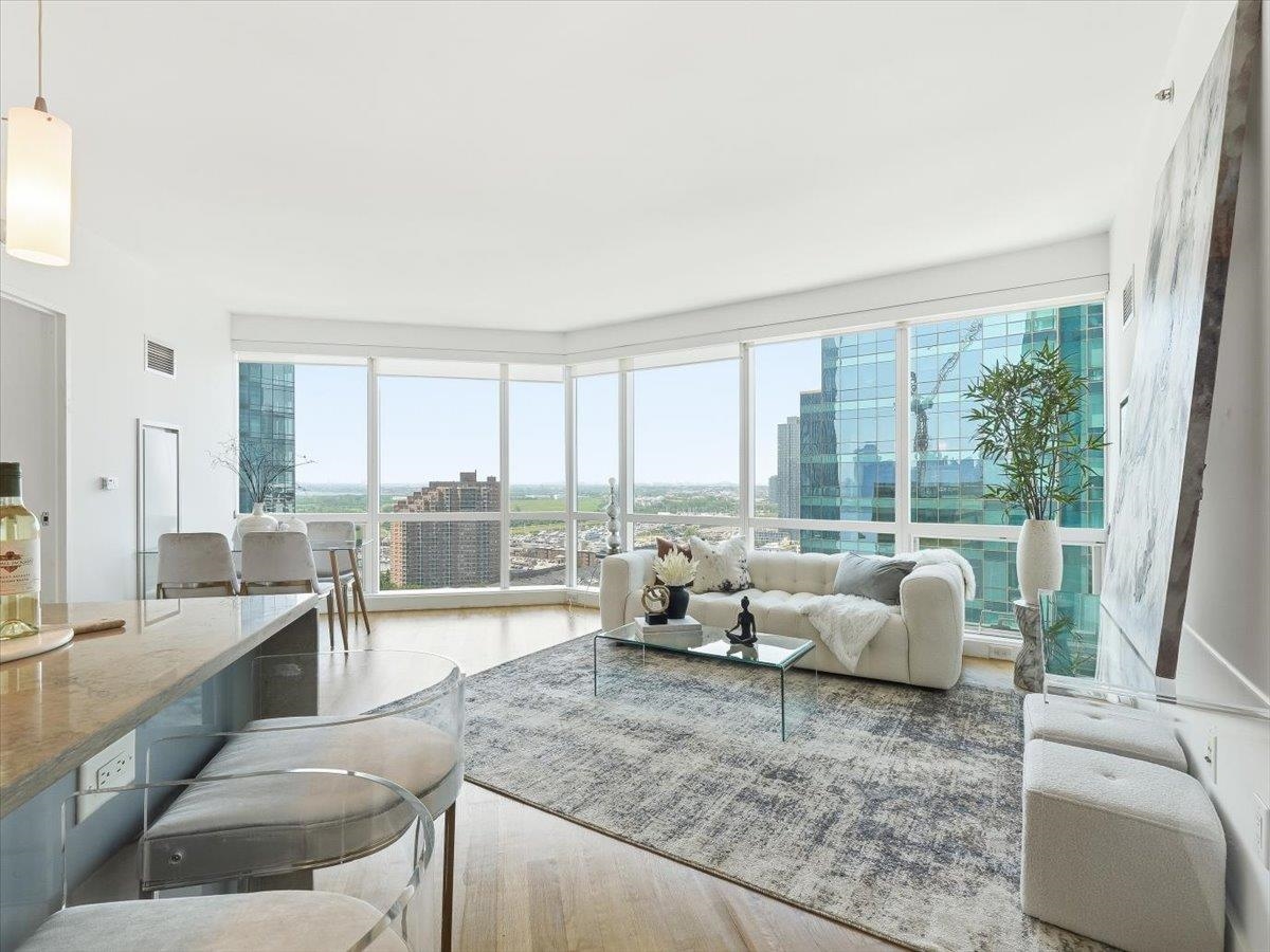 Residential in JC, Downtown 5