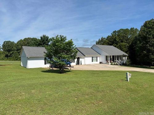 653 Plantation Cir, Melbourne, AR, 72556-8255 | Card Image