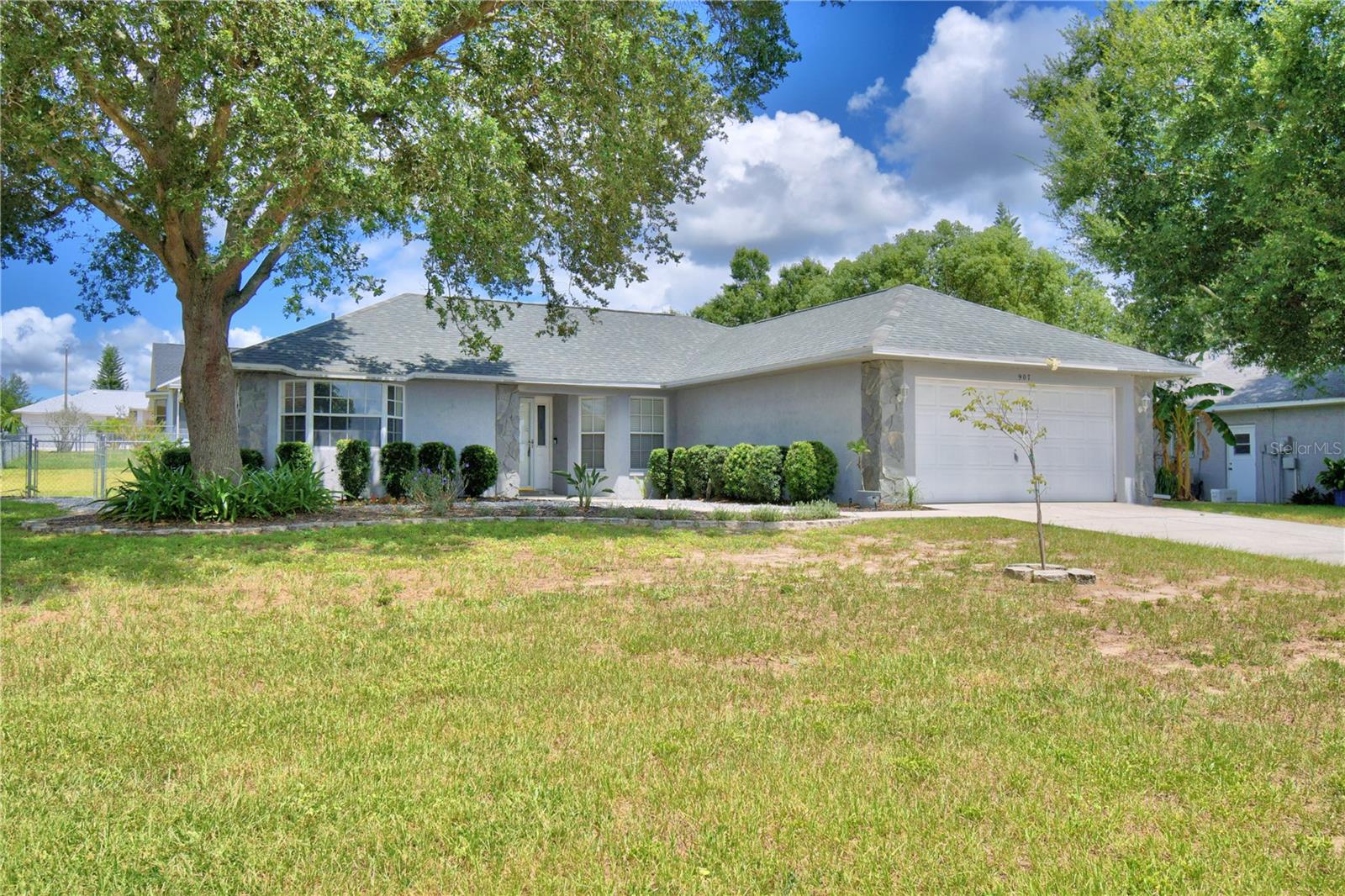 Oxford Way, Lake Wales, FL 33853