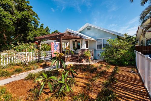2557 16th Avenue N, ST PETERSBURG, FL, 33713 | Card Image
