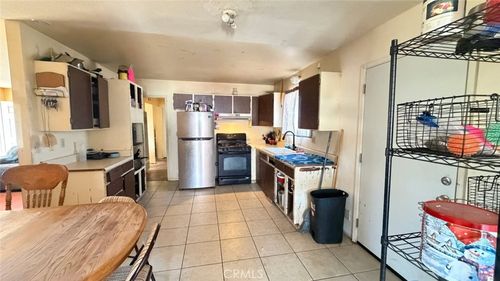 21034 Wisteria St, Apple Valley, CA, 92308-7915 | Card Image