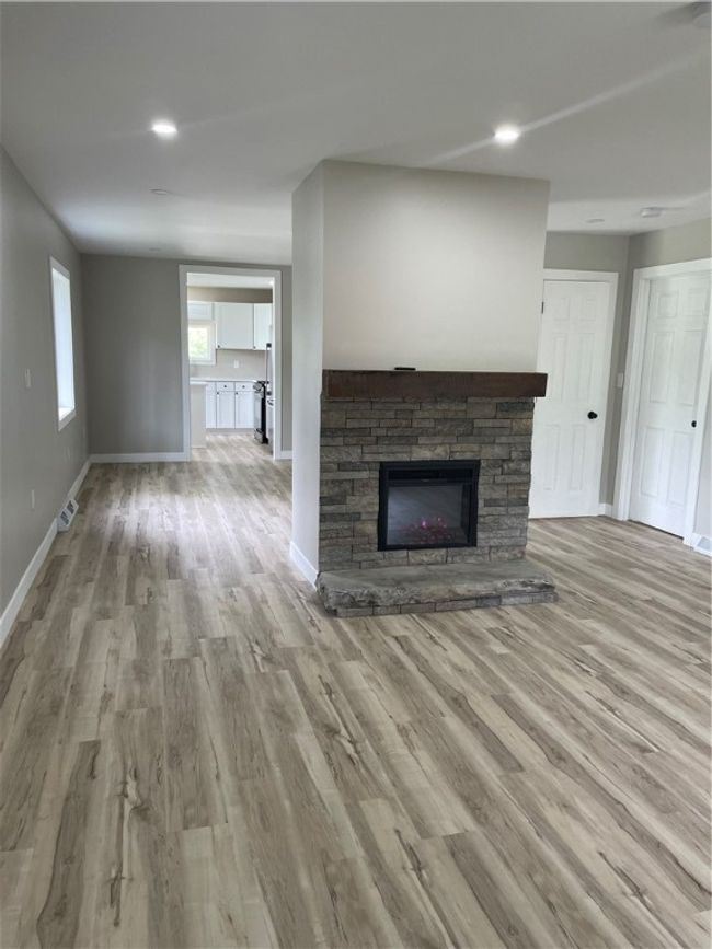 1215 Main St, House other with 3 bedrooms, 2 bathrooms and 4 parking in Bentleyville PA | Image 4