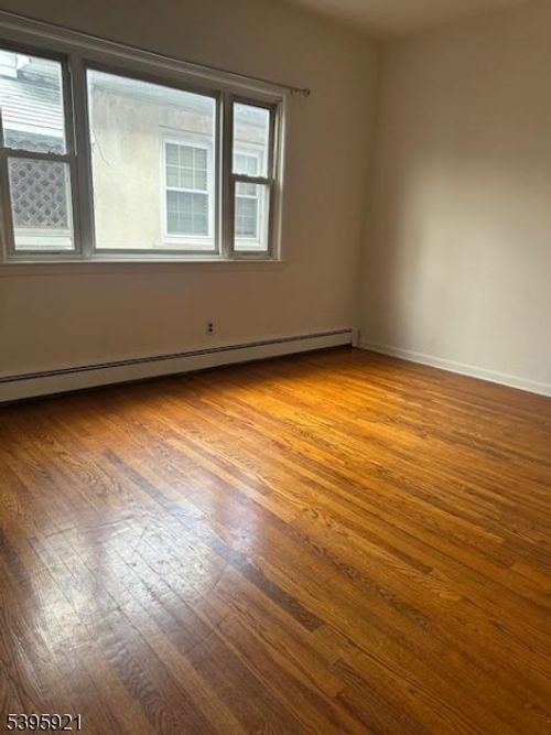 apt-4-525 Main St, Little Falls, NJ, 07424-1151 | Card Image