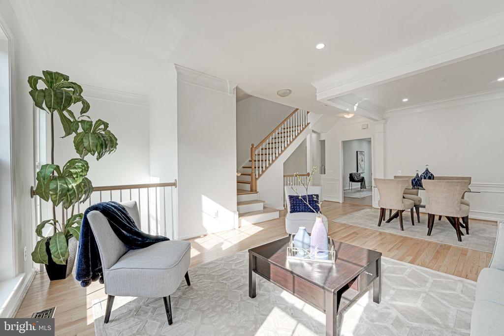 Hawk View Ln, Alexandria, VA 22312