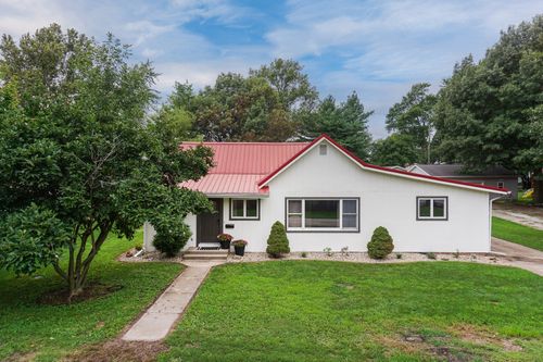 207 S High St, Ellsworth, IL, 61737-7558 | Card Image