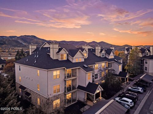 apt-f37-900 W Bitner Road, Park City, UT, 84098 | Card Image