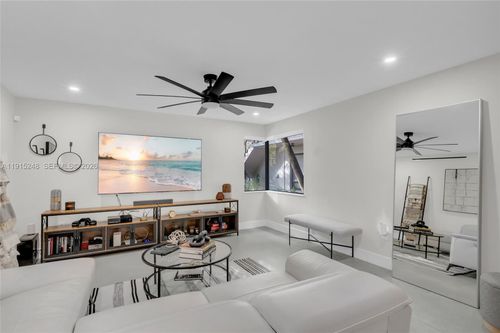 apt-3-400 Valencia Ave, Coral Gables, FL, 33134-5754 | Card Image