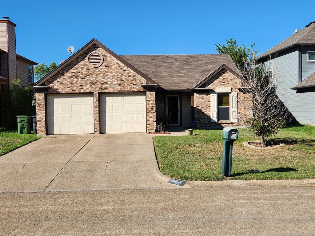 Nightshade Dr, Arlington, TX 76018