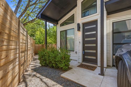 2-2935 Moss St, Austin, TX, 78722-1412 | Card Image