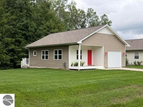 6632 Front St, Lake Ann, MI, 49650-8718 | Card Image