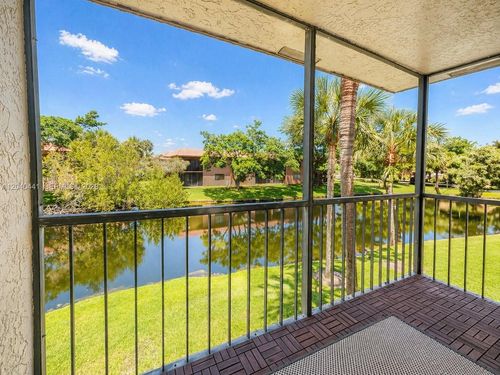 204-305 Lakeview Dr, Weston, FL, 33326-1304 | Card Image