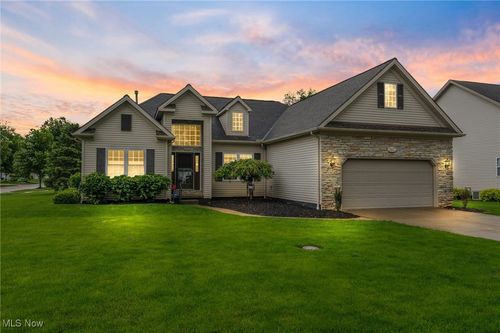 31827 Woodbridge Way, Avon Lake, OH, 44012-2790 | Card Image