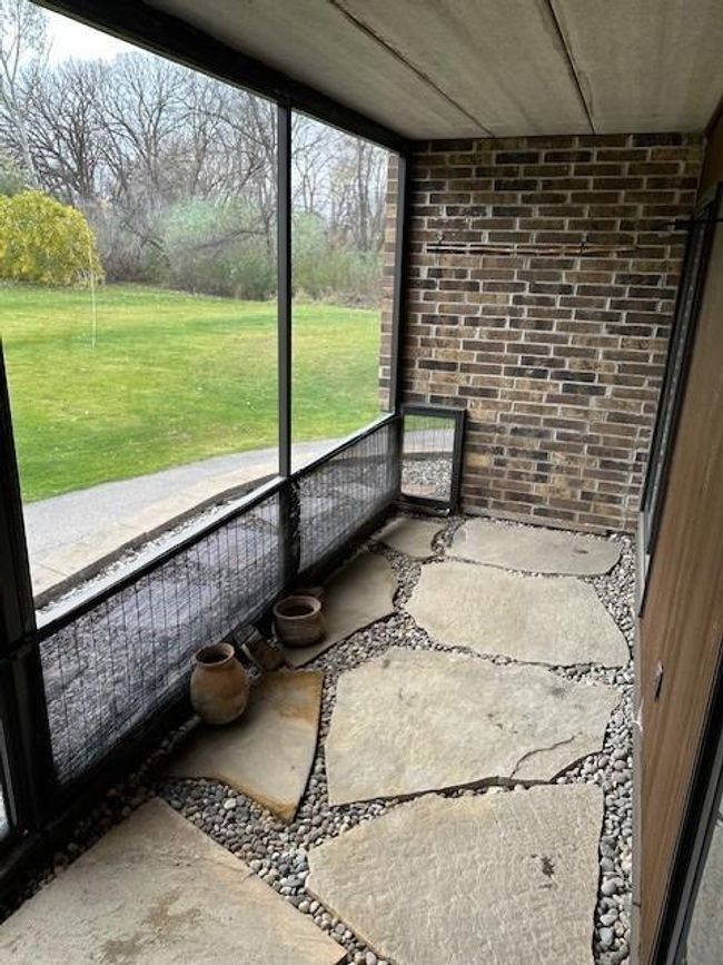APT-121 - 35 Nathan Ln N, Condo with 2 bedrooms, 2 bathrooms and null parking in Plymouth MN | Image 12