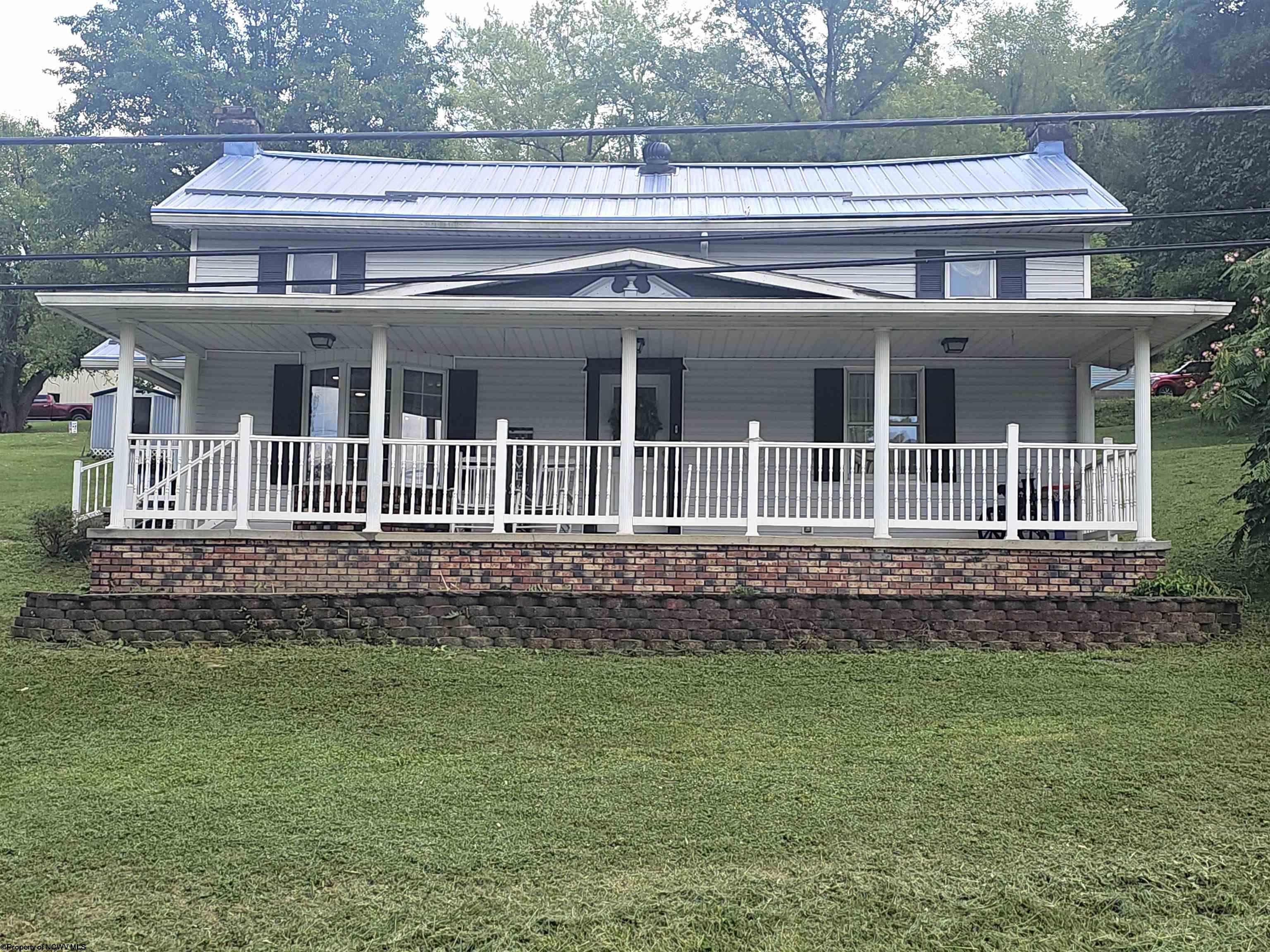 Webster Pike, Grafton, WV 26354