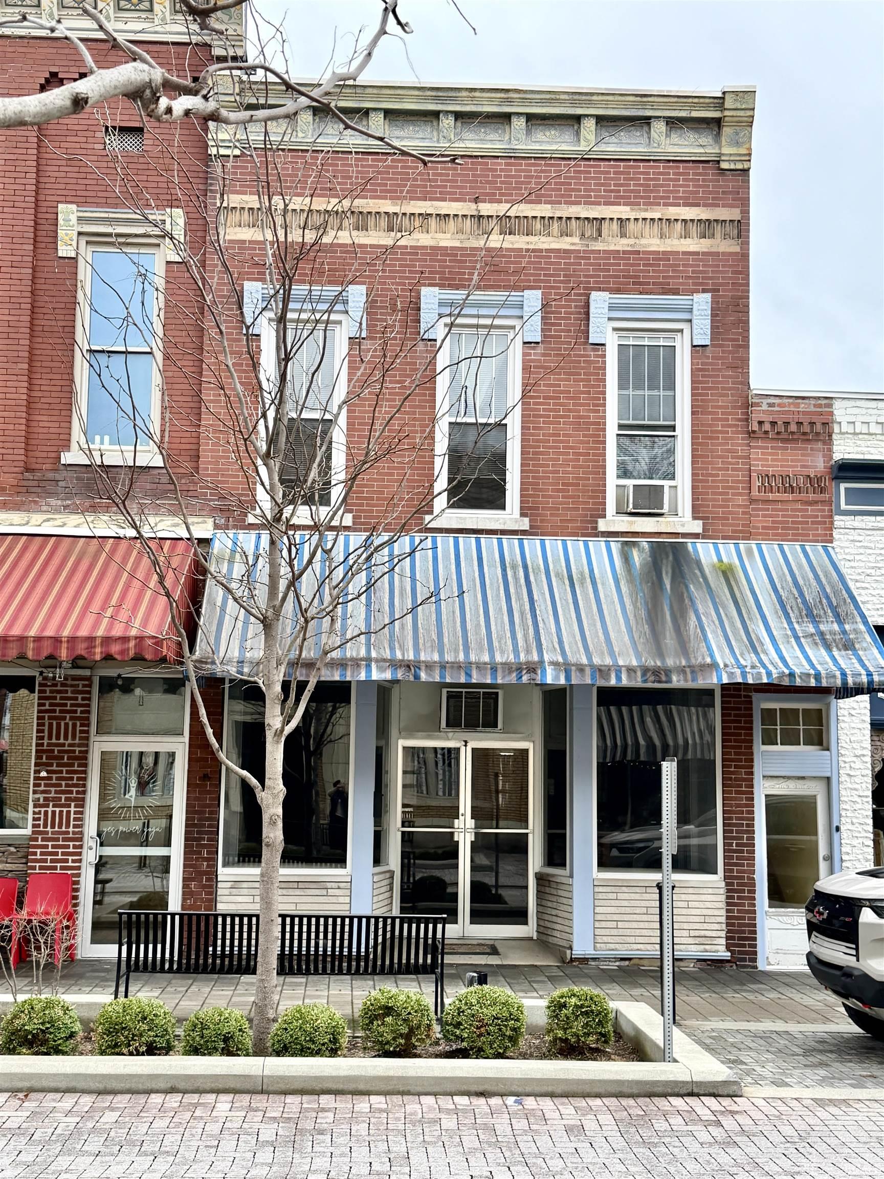 415 E 4Th St, Huntingburg, IN 47542