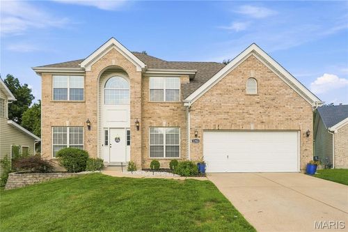 1366 Arbor Bluff Cir, Ballwin, MO, 63021-3702 | Card Image