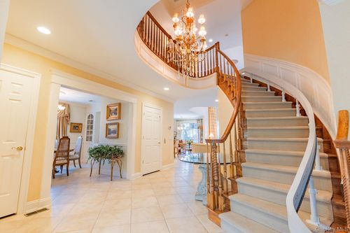285-285 Madeira Blvd, Huntingtn Sta, NY, 11747-5208 | Card Image