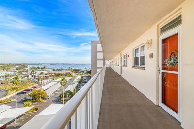 804 - 5980 Shore Boulevard S, Condo with 2 bedrooms, 2 bathrooms and null parking in Gulfport FL | Image 2