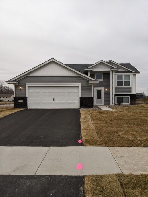 600 Irwin Circle, Annandale, MN, 55302 | Card Image