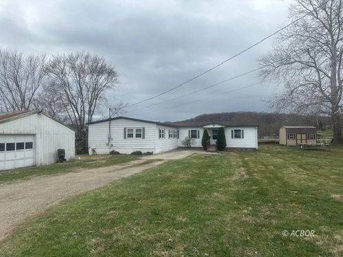 915 Charles St, Logan, OH, 43138-9710 | Card Image