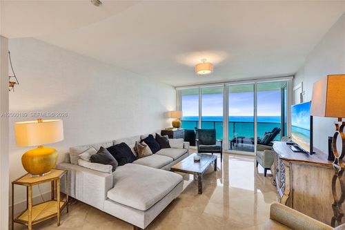 2703-19111 Collins Ave, Sunny Isles Beach, FL, 33160-2376 | Card Image