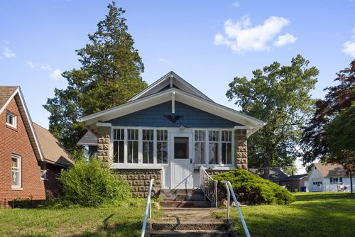 304 Gardena St, Michigan City, IN, 46360-6215 | Card Image