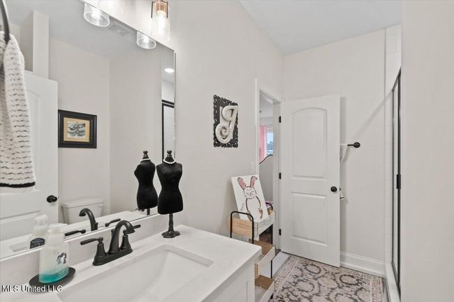 Bathroom 2 | Image 15