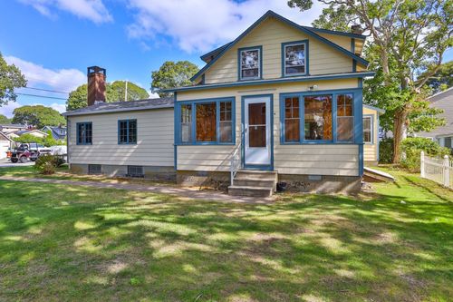 30 Monroe St, Buzzards Bay, MA, 02532-5363 | Card Image