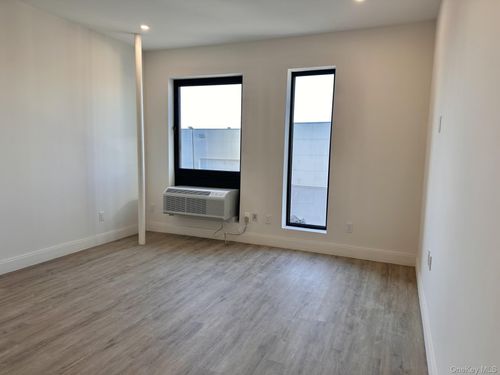 203-362 W Merrick Rd, Valley Stream, NY, 11580-5344 | Card Image