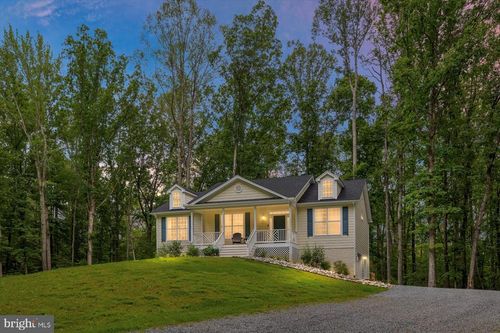 109 Poplar Dr, LOUISA, VA, 23093-5749 | Card Image