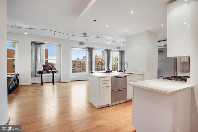 APT-900 - 675 E St Nw, Condo with 2 bedrooms, 4 bathrooms and null parking in WASHINGTON DC | Image 6