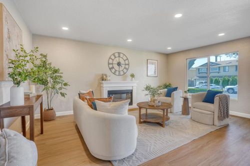 2747 Donovan Ave, Santa Clara, CA, 95051-3020 | Card Image