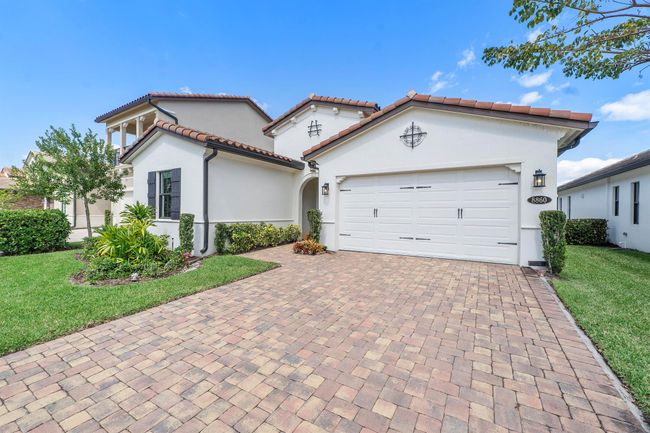 8860 Grand Prix Lane, House other with 3 bedrooms, 2 bathrooms and null parking in Boynton Beach FL | Image 8