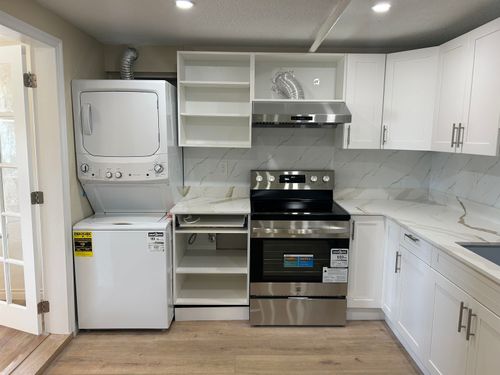 1021 Tuxedo Dr, Port Moody, BC, V3H1L3 | Card Image