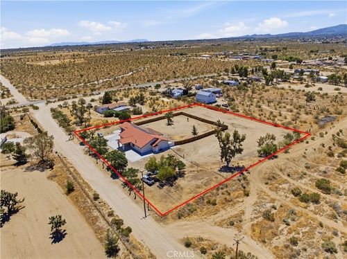 825 La Mesa Rd, Pinon Hills, CA, 92372 | Card Image