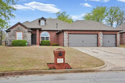 8325 Overlook Trl, Claremore, OK, 74019-2503 | Card Image