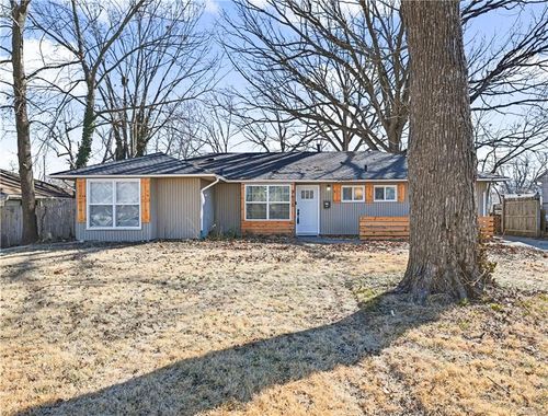 7615 E 109th Ter, Kansas City, MO, 64134-2830 | Card Image