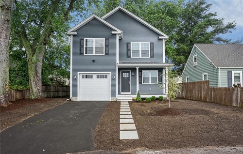 79 Birch St, Pawtucket, RI, 02860-5544 | Card Image
