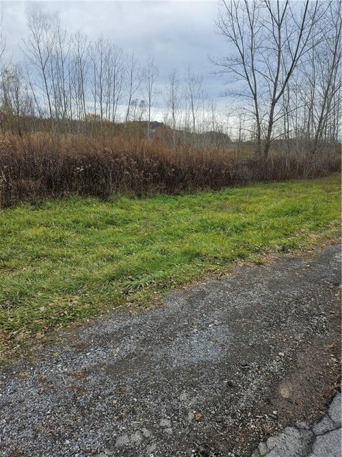 2009 Canandaigua Rd, Macedon, NY, 14502-9394 | Card Image