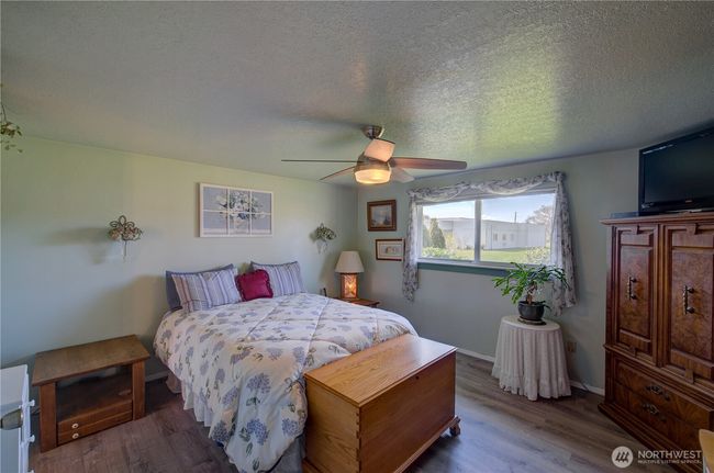 Primary bedroom on the main house | Image 18