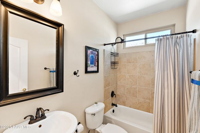 HALL BATH | Image 23