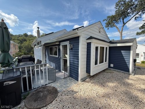 56 W River Styx Rd, Hopatcong, NJ, 07843-1828 | Card Image