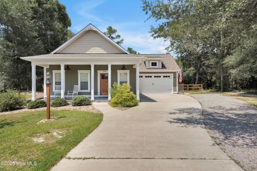704 Far Point Ct Se, Bolivia, NC, 28422-8121 | Card Image