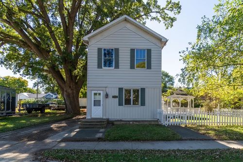 202 E Toledo St, Fremont, IN, 46737-2067 | Card Image