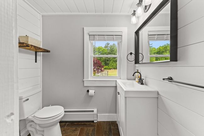 301 County Rd, House other with 1 bedrooms, 1 bathrooms and 6 parking in Marion MA | Image 22