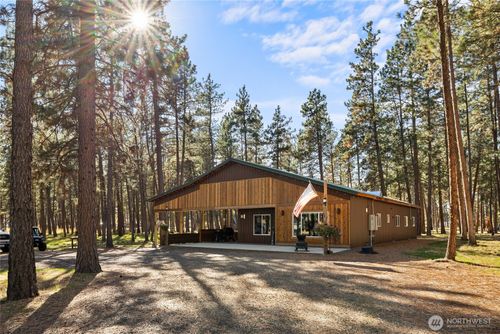 4652 Airport Rd, Cle Elum, WA, 98922-8833 | Card Image
